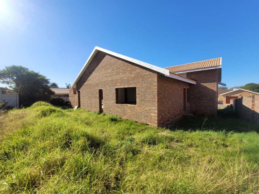 3 Bedroom Property for Sale in Wavecrest Eastern Cape